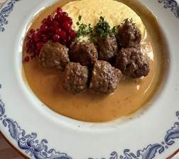 Bilden visar svenska köttbullar